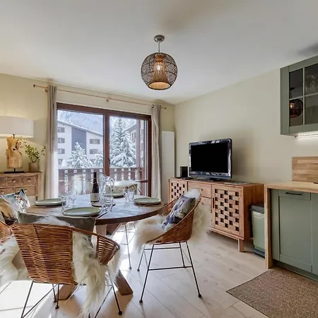 Le Refuge Des Lacs Mont-blanc View - Happy