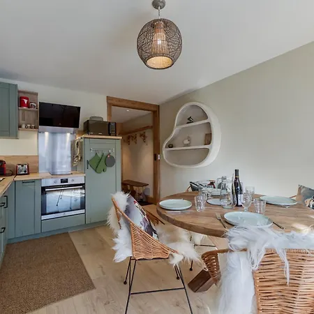 Le Refuge Des Lacs Mont-blanc View - Happy *