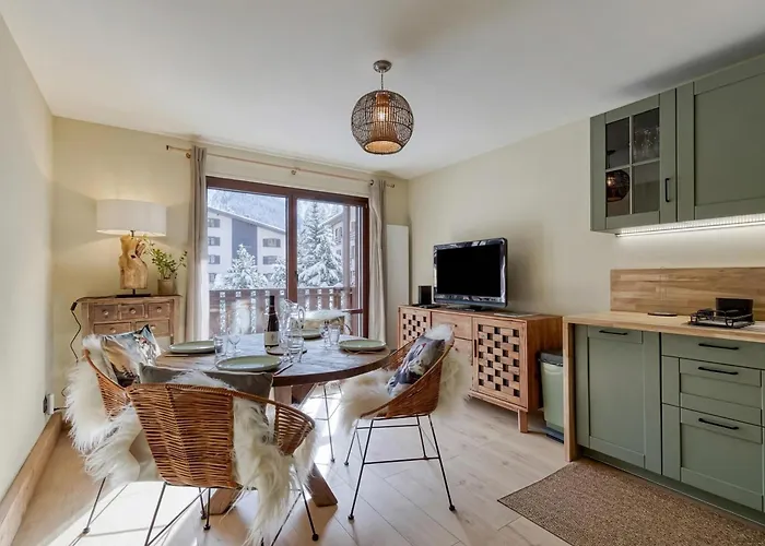 Le Refuge Des Lacs Mont-blanc View - Happy